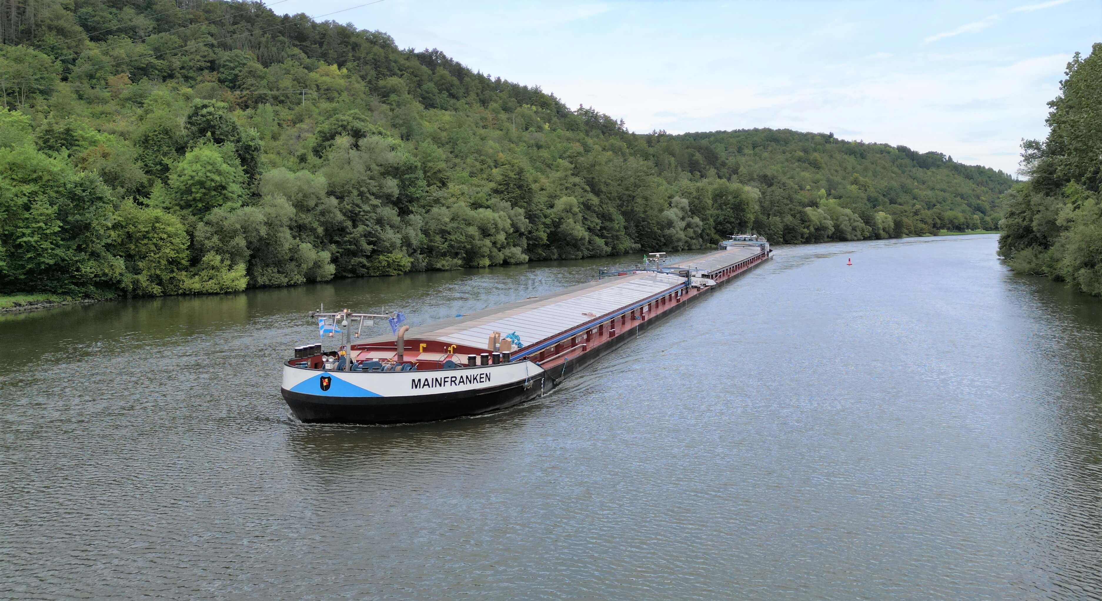 Binnenvaartschip MAINFRANKEN op de Main – praktijkanker van 15 jaar branche-ervaring